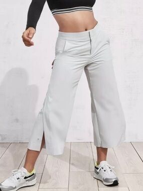 Athleta Tribeca Crop Pant, Tern Grey Size 4